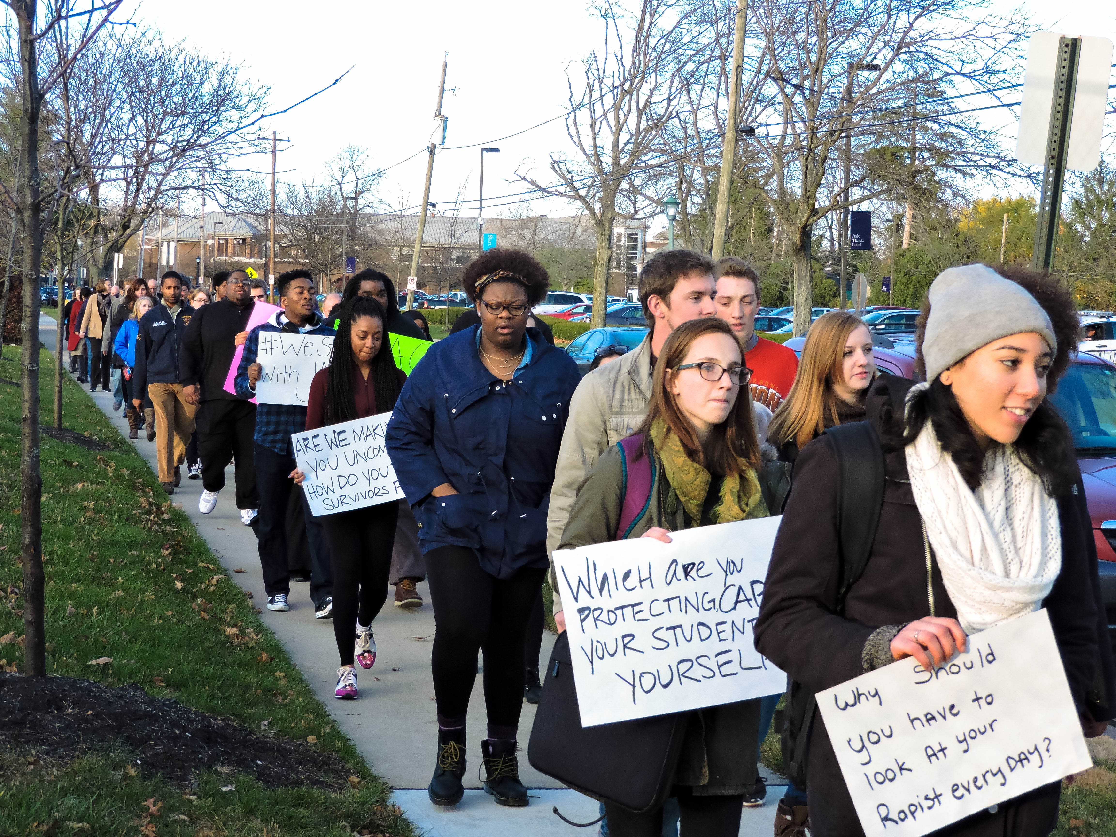 Students march in solidarity, hold discussion of racial discrimination on campus