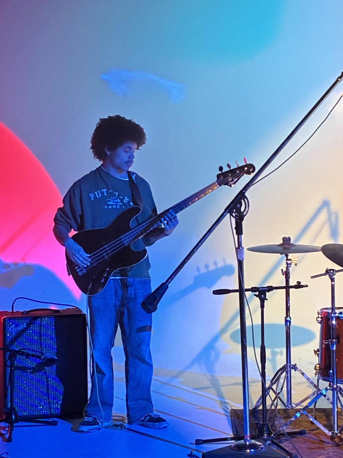 Harry Strutton ‘Live and Upfront’ brings original sounds to campus | The Chimes