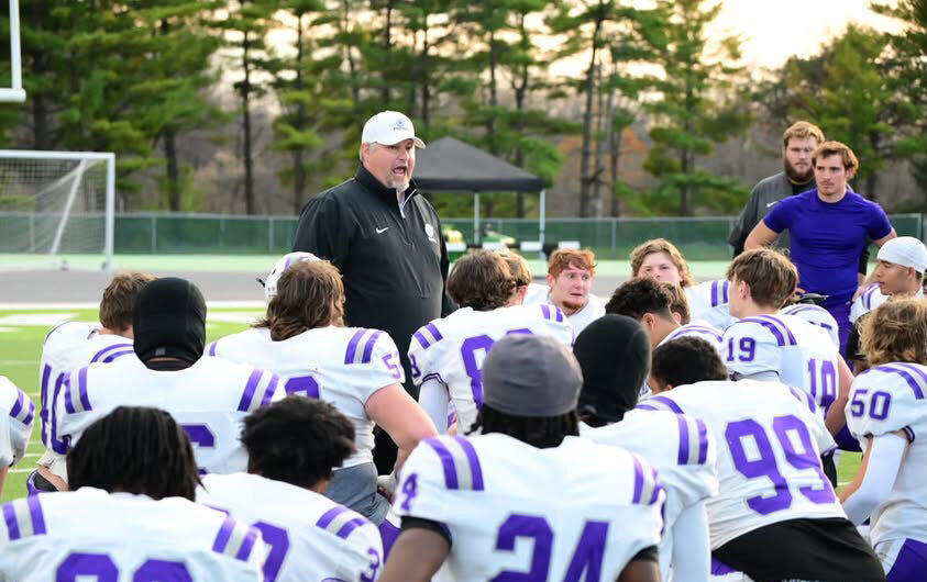 University football team relies on experience in hot start to season