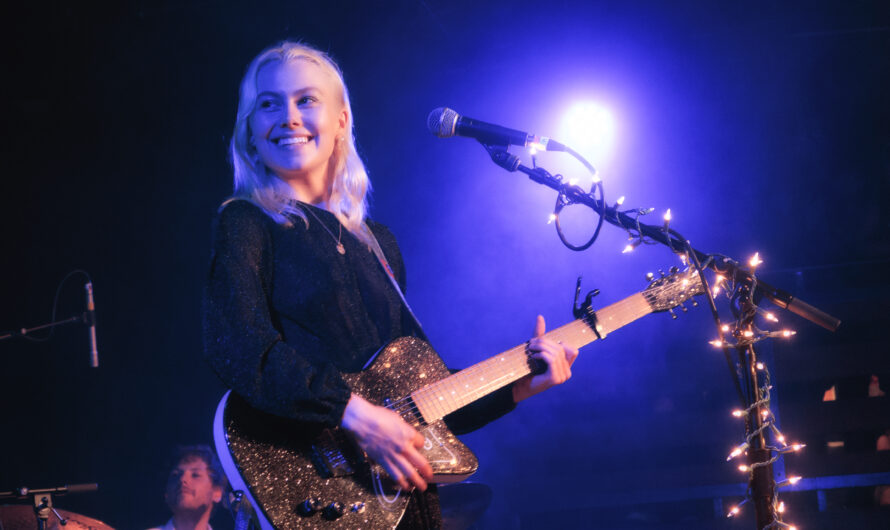 Phoebe Bridgers’s ‘no-phones’ tour turning heads for concertgoers